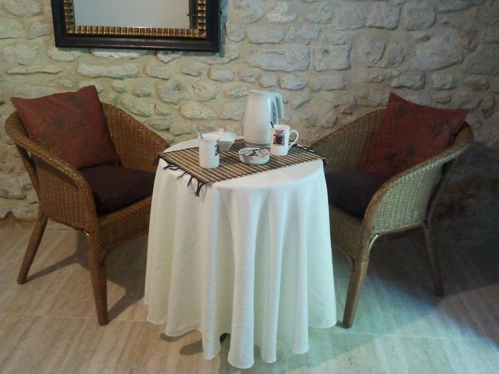 Chambres D'Hotes La Grange Au Bois Champagne-et-Fontaine Cameră foto