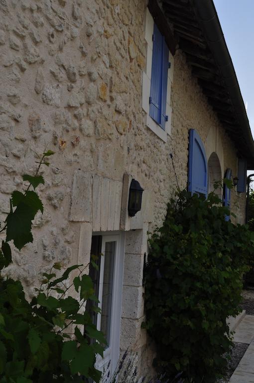 Chambres D'Hotes La Grange Au Bois Champagne-et-Fontaine Exterior foto